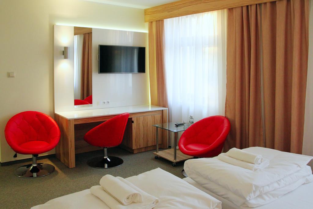 Hotel Przy Baszcie Легница Номер фото