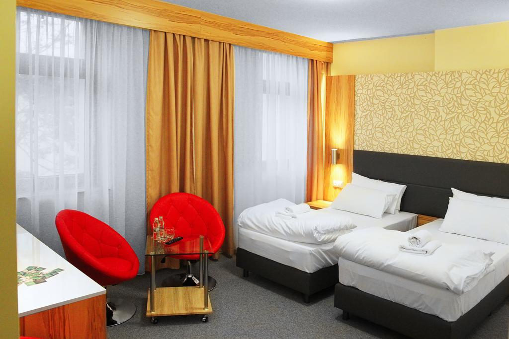 Hotel Przy Baszcie Легница Номер фото