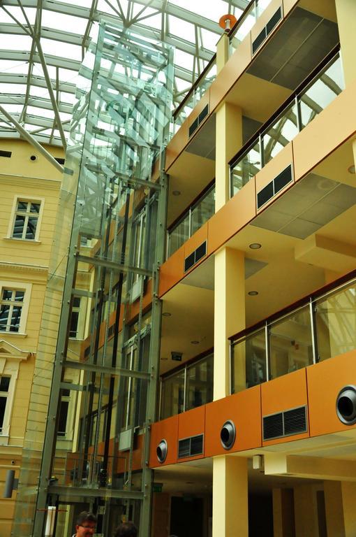 Hotel Przy Baszcie Легница Экстерьер фото