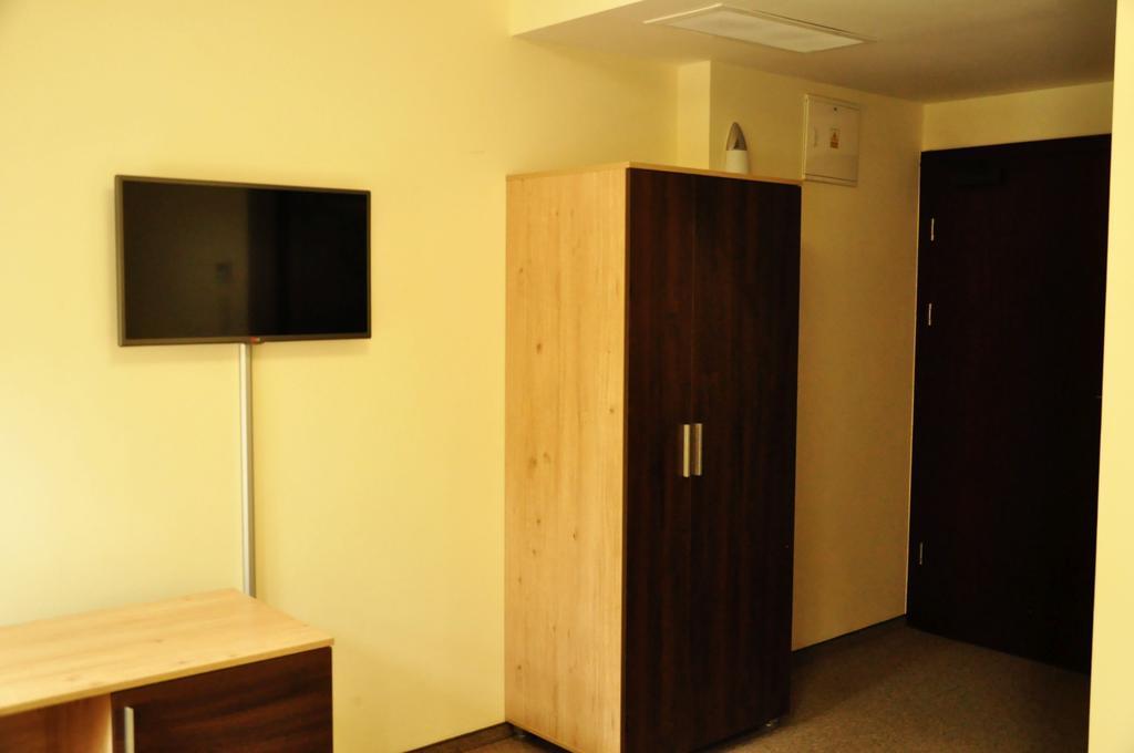Hotel Przy Baszcie Легница Экстерьер фото