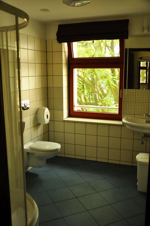 Hotel Przy Baszcie Легница Экстерьер фото